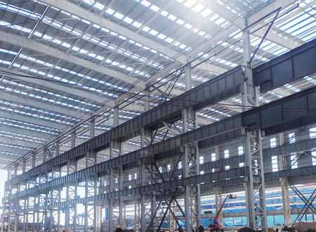 Large Steel Warehouse Without Columns
